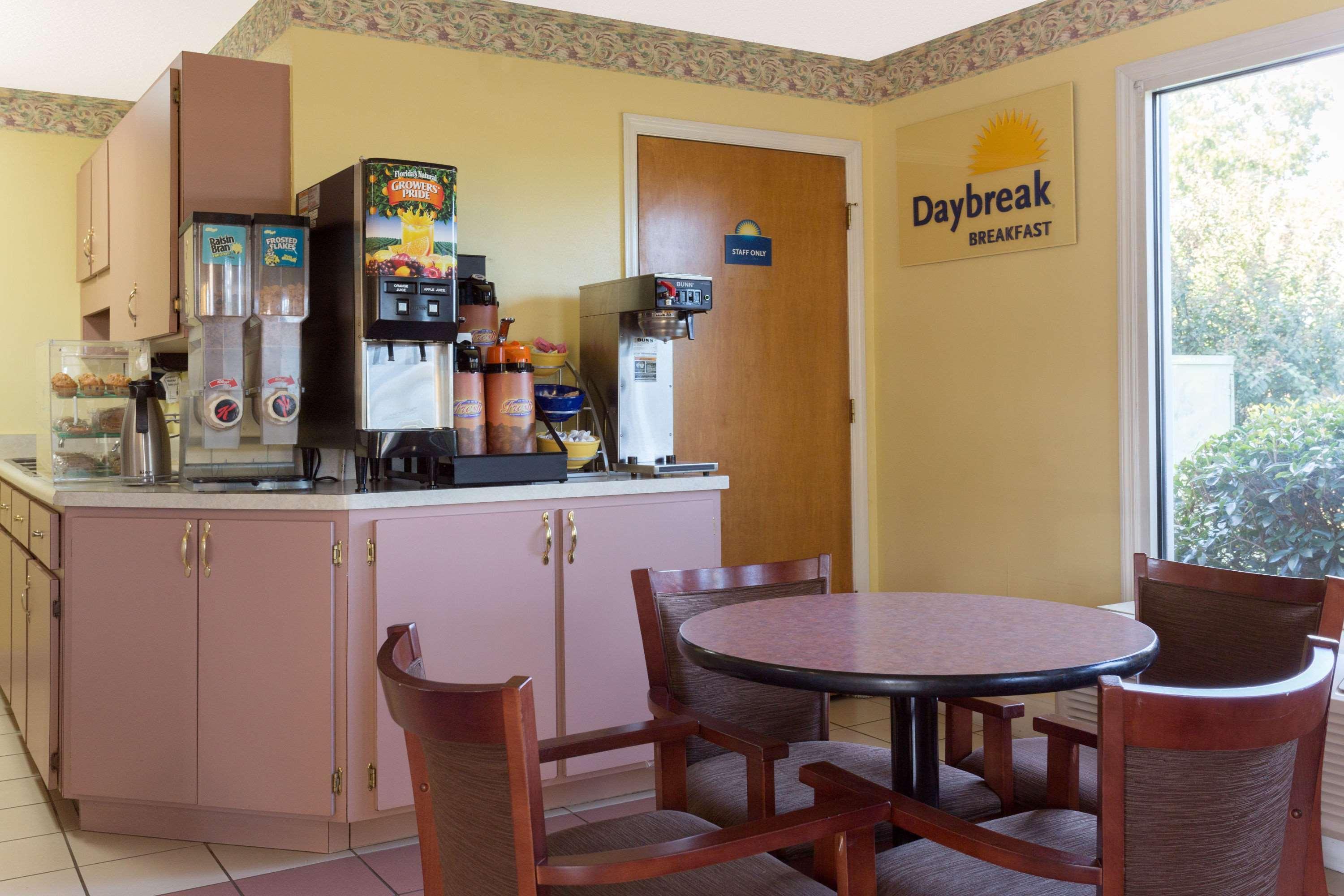 Days Inn Lamont/Monticello Exteriér fotografie
